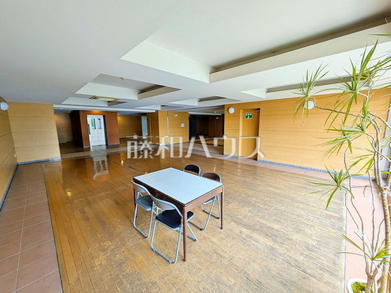 apartment 東京都調布市国領町１丁目-22-13ムサシヤビル1F
