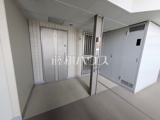 apartment 東京都調布市国領町１丁目-22-13ムサシヤビル1F