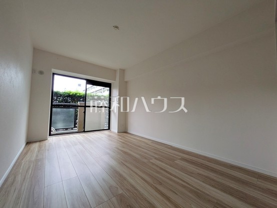 apartment 東京都調布市国領町１丁目-22-13ムサシヤビル1F