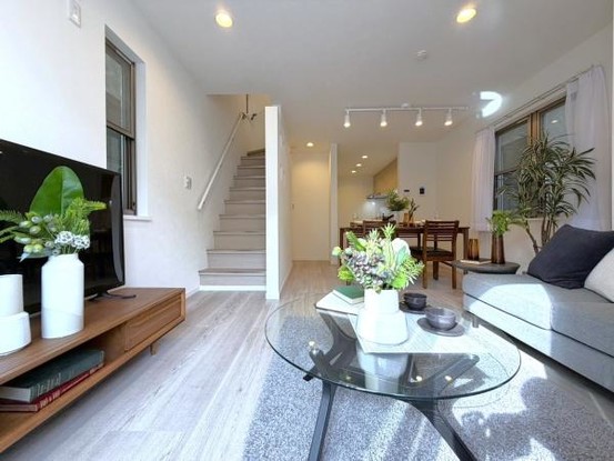 townhouse 神奈川県横浜市西区南幸２丁目11番1号　横浜エム・エスビル ２階
