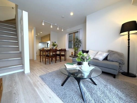 townhouse 神奈川県横浜市西区南幸２丁目11番1号　横浜エム・エスビル ２階