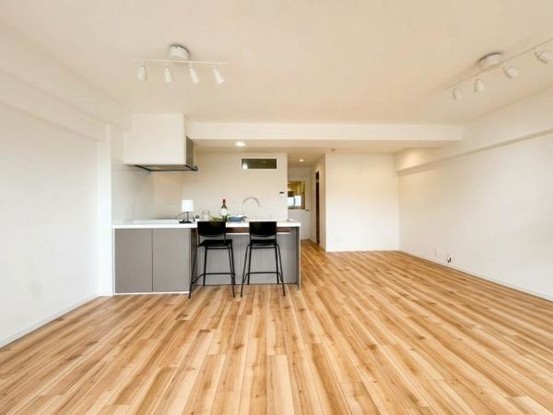 apartment 神奈川県横浜市西区南幸２丁目11番1号　横浜エム・エスビル ２階