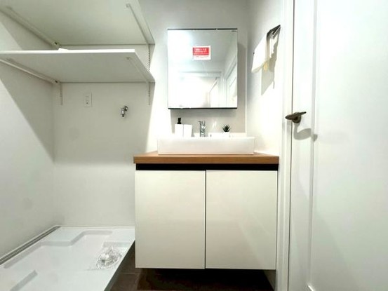 apartment 神奈川県横浜市西区南幸２丁目11番1号　横浜エム・エスビル ２階