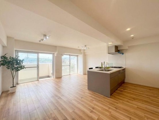 apartment 神奈川県横浜市西区南幸２丁目11番1号　横浜エム・エスビル ２階