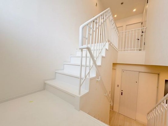 apartment 神奈川県横浜市西区南幸２丁目11番1号　横浜エム・エスビル ２階