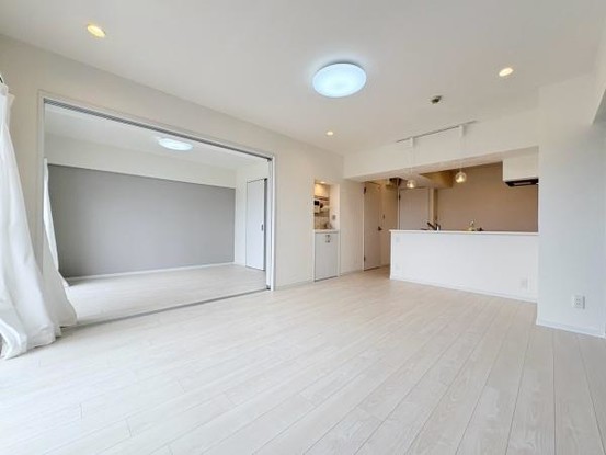 apartment 神奈川県横浜市西区南幸２丁目11番1号　横浜エム・エスビル ２階
