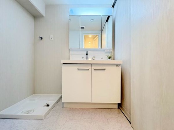 apartment 神奈川県横浜市西区南幸２丁目11番1号　横浜エム・エスビル ２階