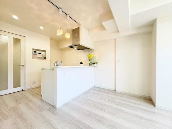 apartment 神奈川県横浜市西区南幸２丁目11番1号　横浜エム・エスビル ２階