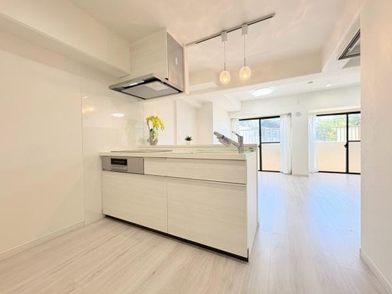 apartment 神奈川県横浜市西区南幸２丁目11番1号　横浜エム・エスビル ２階