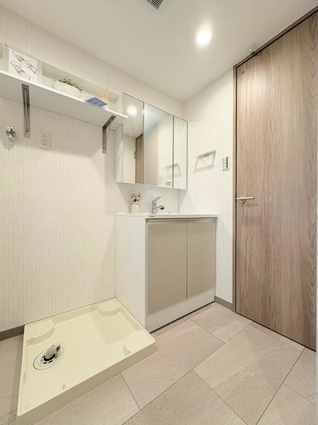 apartment 神奈川県横浜市西区南幸２丁目11番1号　横浜エム・エスビル ２階