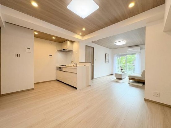 apartment 神奈川県横浜市西区南幸２丁目11番1号　横浜エム・エスビル ２階