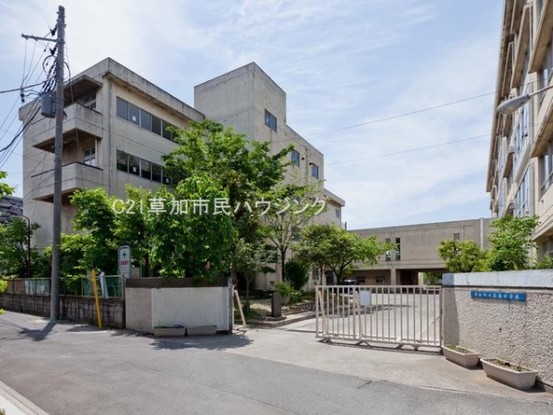 apartment 埼玉県草加市中央２丁目15-8　null
