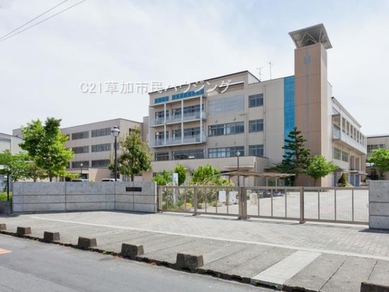 apartment 埼玉県草加市中央２丁目15-8　null