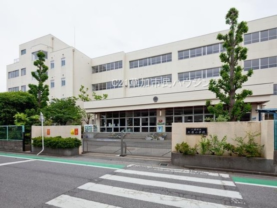 apartment 埼玉県草加市中央２丁目15-8　null