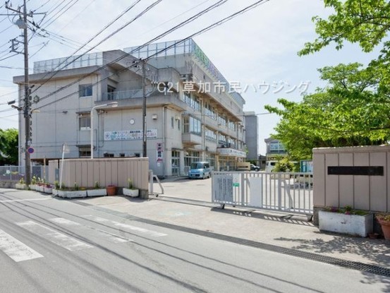 apartment 埼玉県草加市中央２丁目15-8　null