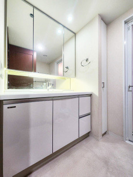 apartment 埼玉県越谷市南越谷１丁目21-2　ポラスビル1F