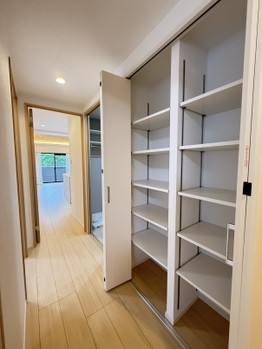 apartment 埼玉県越谷市千間台東１丁目８－２９
