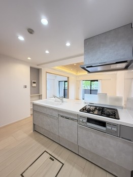 apartment 埼玉県越谷市千間台東１丁目８－２９