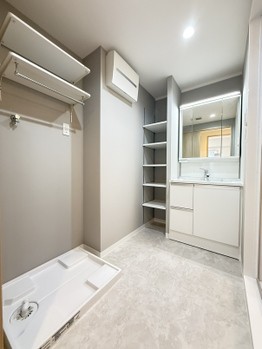 apartment 埼玉県越谷市千間台東１丁目８－２９