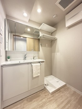 apartment 埼玉県越谷市千間台東１丁目８－２９