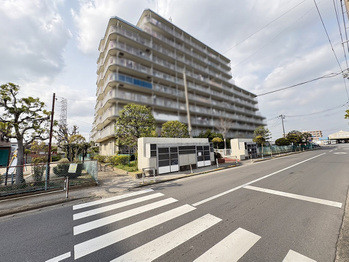 apartment 埼玉県越谷市千間台東１丁目８－２９