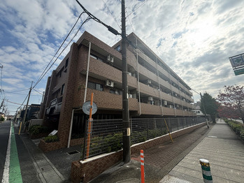 apartment 埼玉県越谷市蒲生愛宕町
地図を見る
