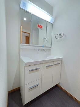 apartment 埼玉県草加市栄町２丁目
地図を見る
