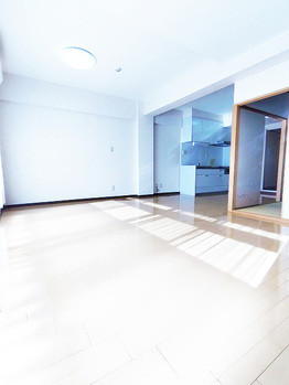 apartment 埼玉県八潮市緑町２丁目
地図を見る