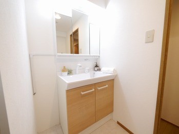apartment 埼玉県草加市中央２丁目１２－１０