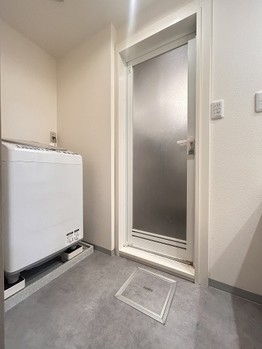 apartment 埼玉県草加市中央２丁目１２－１０