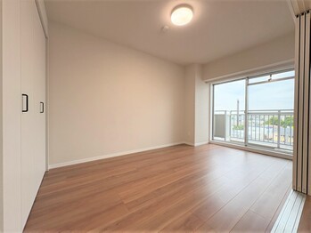 apartment 埼玉県草加市手代３丁目
地図を見る