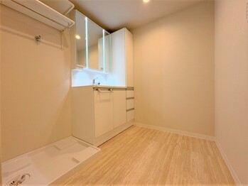 apartment 埼玉県草加市手代３丁目
地図を見る