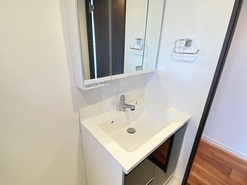 apartment 千葉県柏市末広町１５－２鈴木電気ビル１Ｆ
