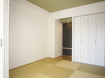 apartment 千葉県流山市市野谷666-1　シェーンガルテン1階