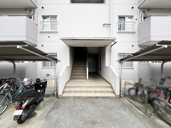 apartment 千葉県流山市市野谷666-1　シェーンガルテン1階