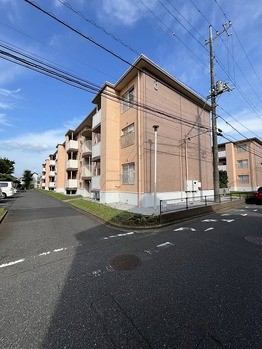 apartment 千葉県流山市市野谷666-1　シェーンガルテン1階