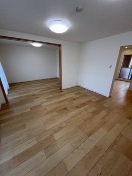 apartment 千葉県流山市市野谷666-1　シェーンガルテン1階