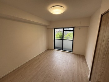 apartment 千葉県松戸市本町１２－１１秋本ビル１・２Ｆ