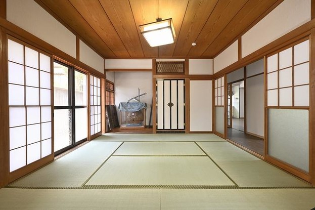 detached 新潟県西蒲原郡弥彦村大字上泉
地図を見る