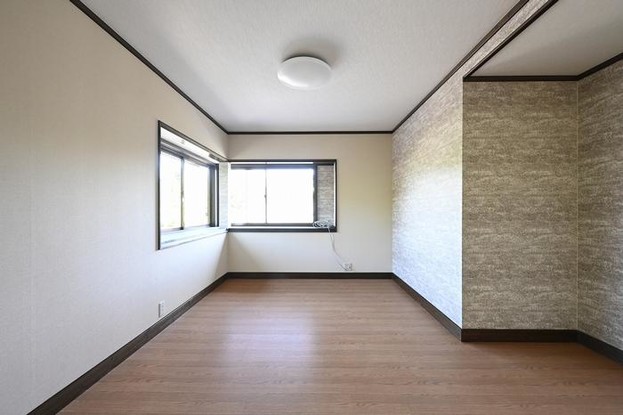 detached 新潟県西蒲原郡弥彦村大字上泉
地図を見る