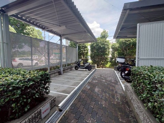 apartment 京都府宇治市木幡熊小路
地図を見る