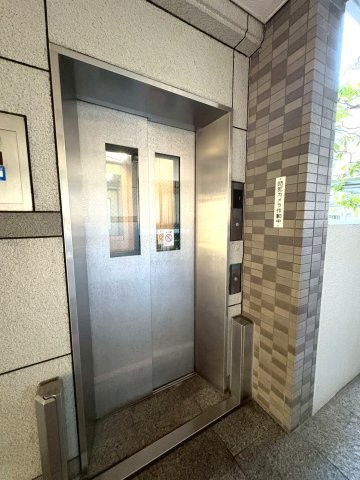 apartment 京都府宇治市槇島町落合
地図を見る