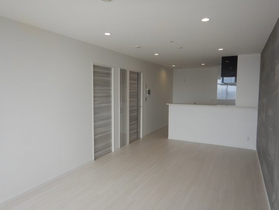 apartment 東京都荒川区西日暮里２丁目
地図を見る