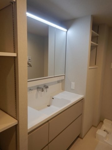 apartment 東京都目黒区五本木１丁目
地図を見る