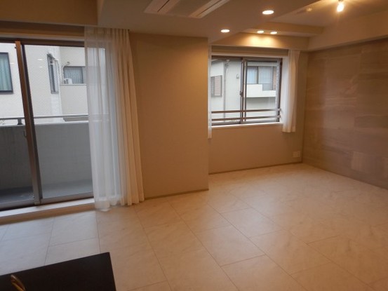 apartment 東京都目黒区五本木１丁目
地図を見る