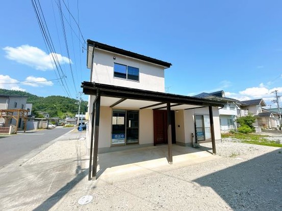 detached 山形県南陽市二色根
地図を見る