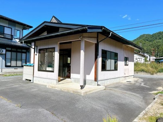 detached 山形県東置賜郡高畠町大字二井宿筋
地図を見る