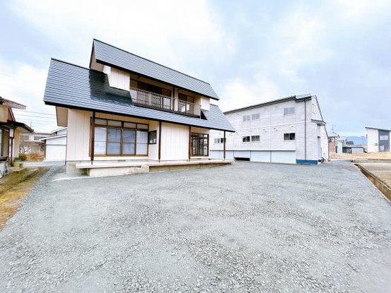 detached 山形県米沢市万世町桑山
地図を見る