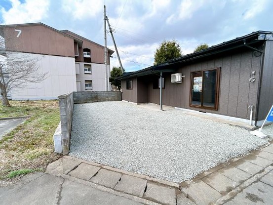detached 山形県米沢市太田町５丁目
地図を見る