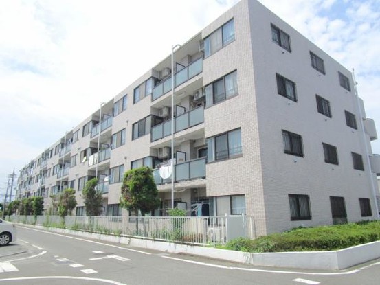 apartment 群馬県高崎市小八木町810番地5